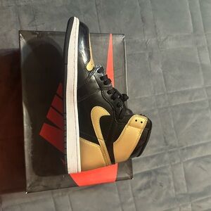 Nike Men's Black and Gold High-Top Sneakers